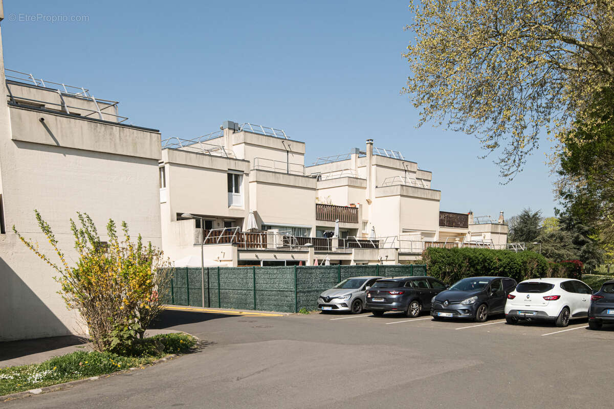 Appartement à COURCOURONNES