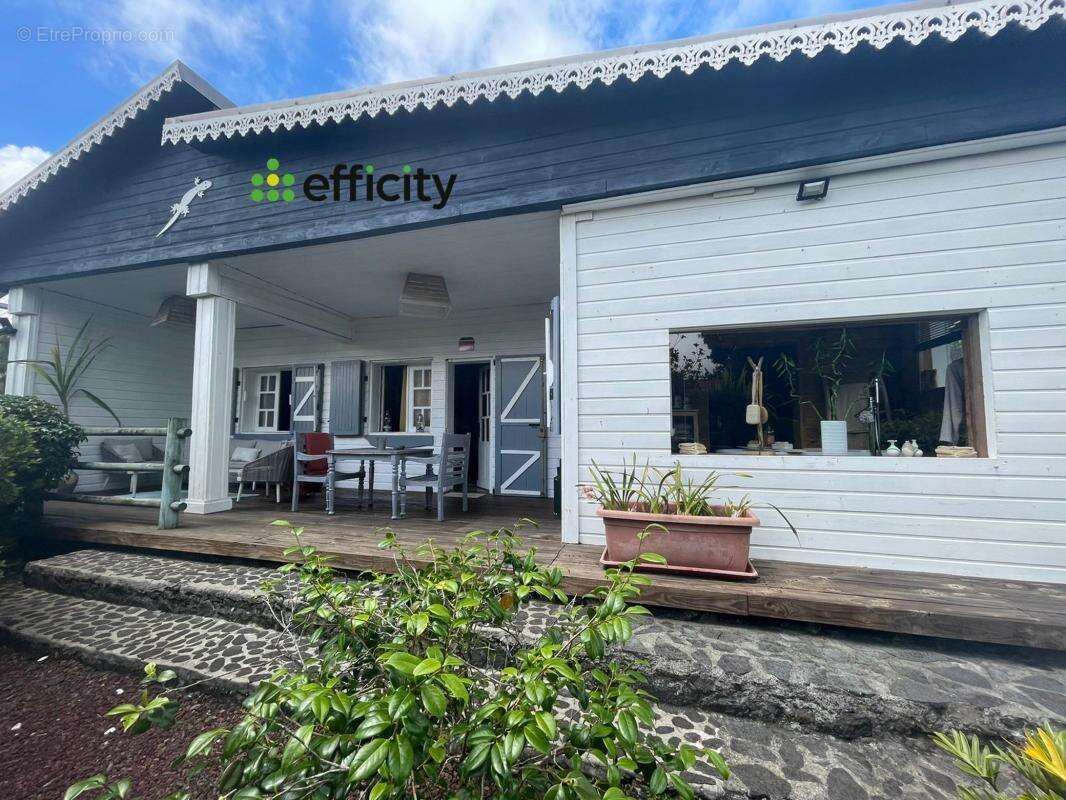 Maison à LA PLAINE-DES-PALMISTES