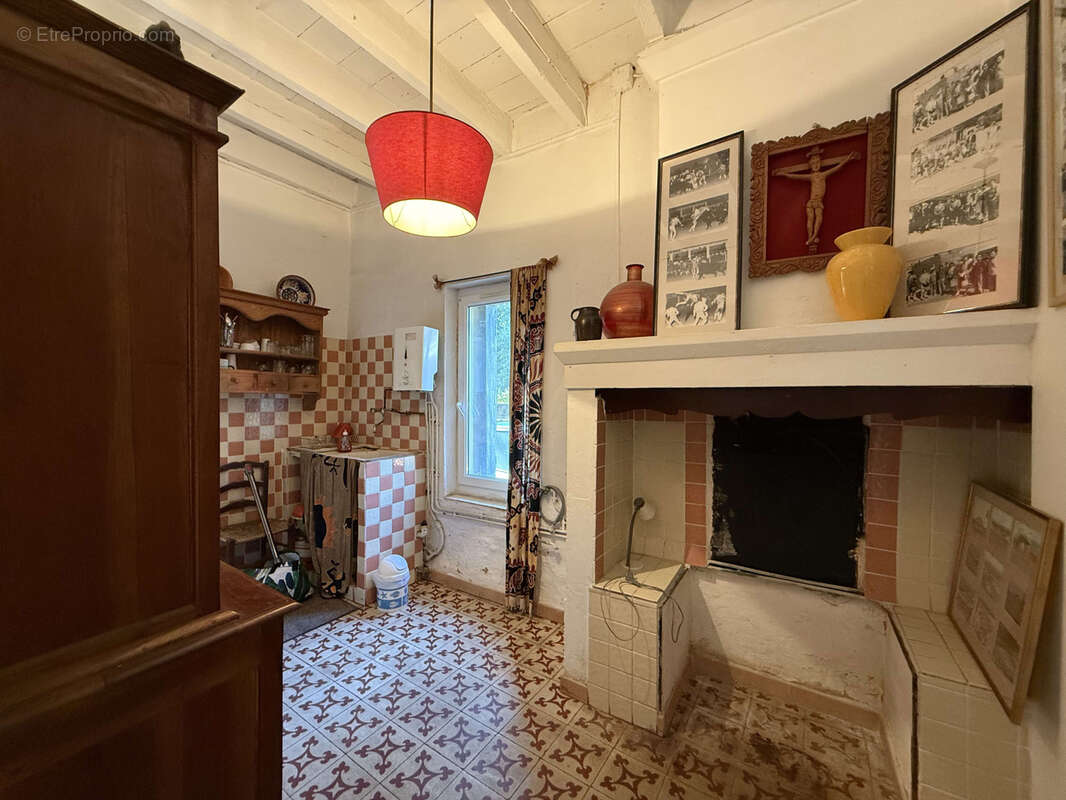 Maison à FONTVIEILLE