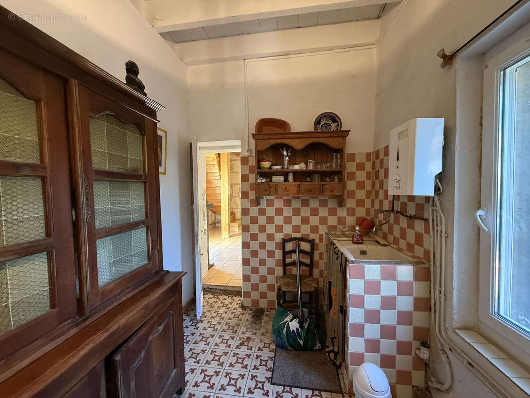 Maison à FONTVIEILLE