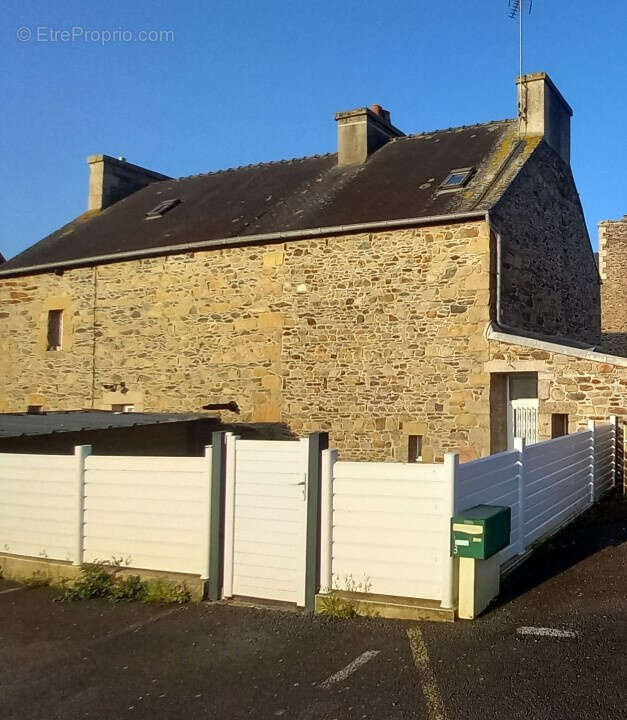 Maison à LEZARDRIEUX