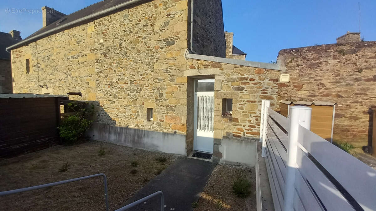 Maison à LEZARDRIEUX