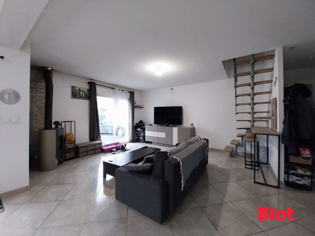 Maison à MINIAC-MORVAN