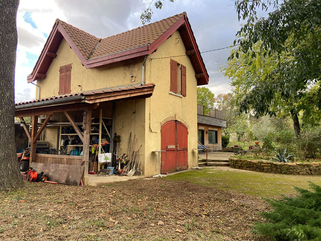 Terrain à CURIS-AU-MONT-D&#039;OR