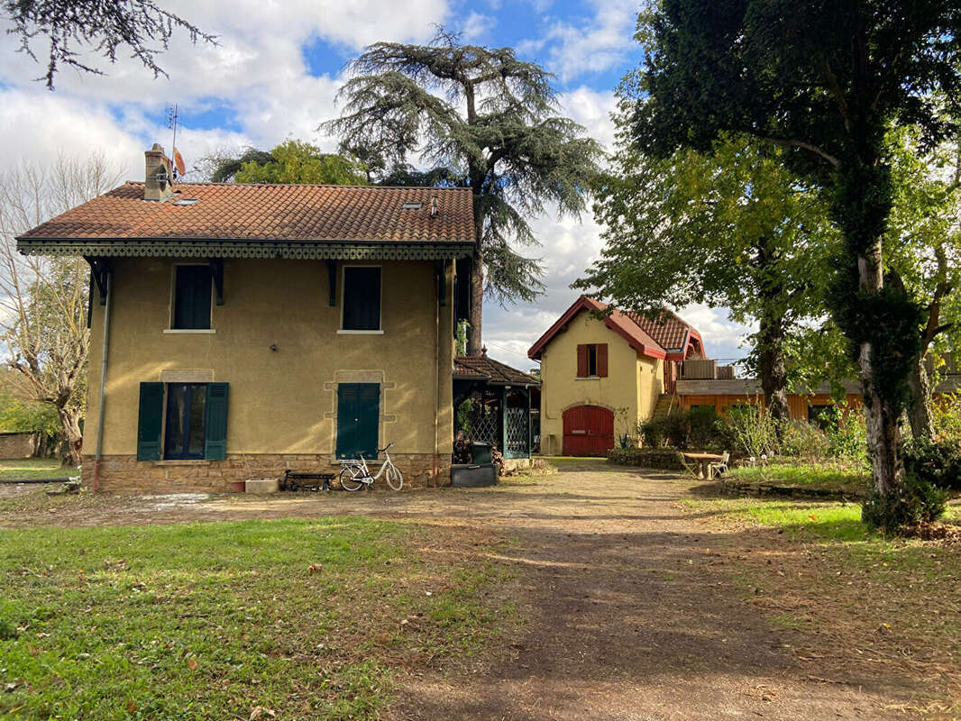 Terrain à CURIS-AU-MONT-D&#039;OR