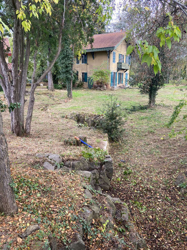 Terrain à CURIS-AU-MONT-D&#039;OR