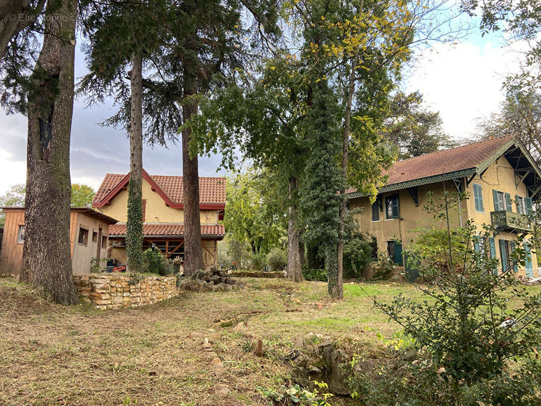 Terrain à CURIS-AU-MONT-D&#039;OR
