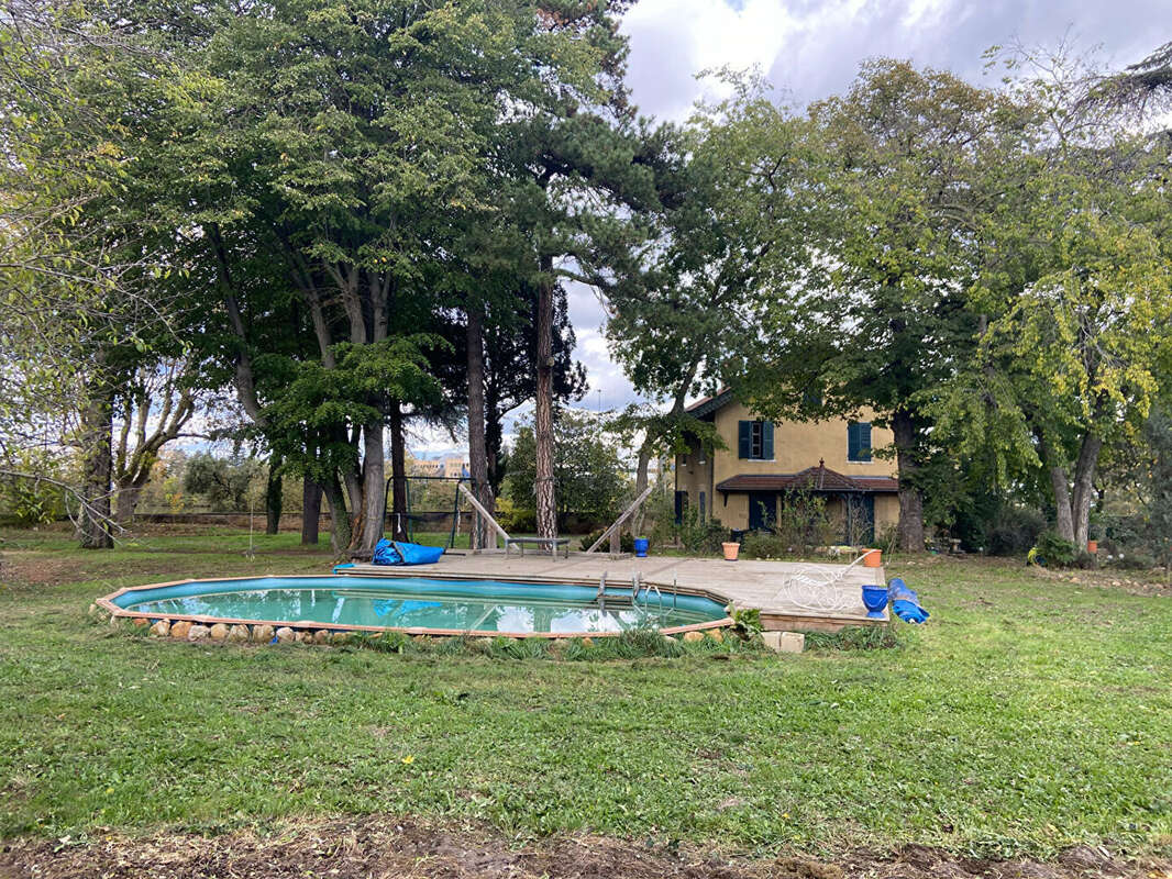 Terrain à CURIS-AU-MONT-D&#039;OR