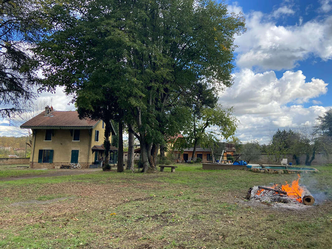 Terrain à CURIS-AU-MONT-D&#039;OR