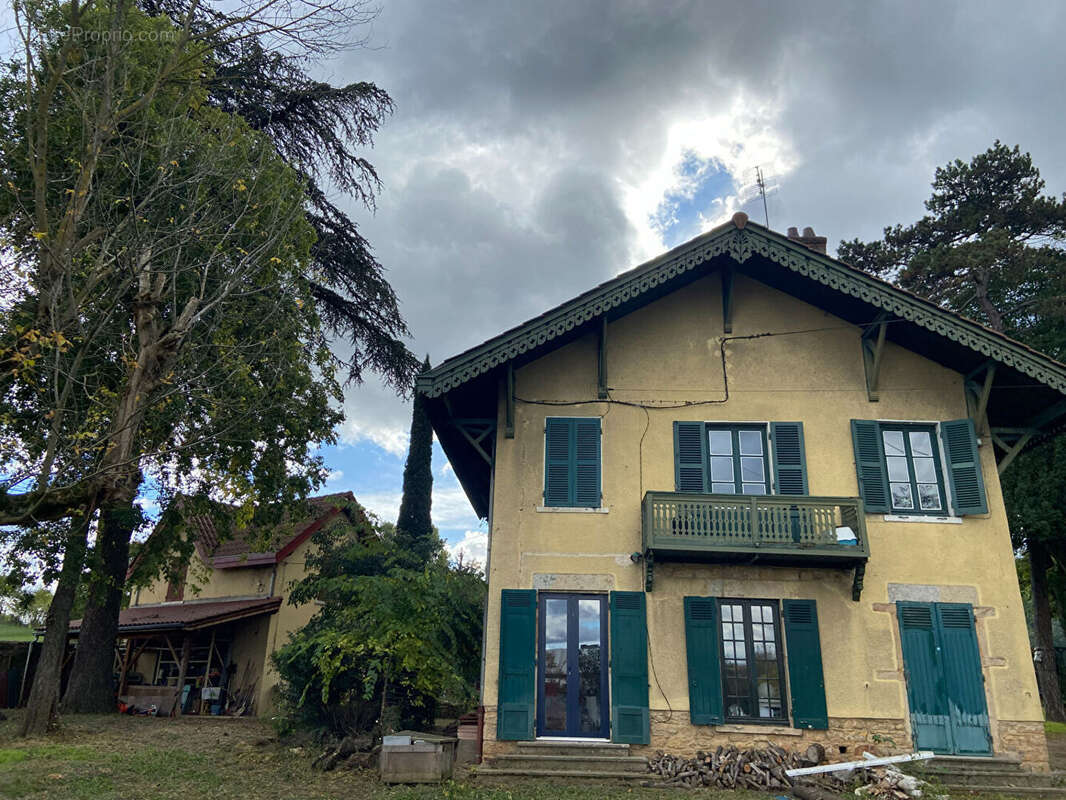 Terrain à CURIS-AU-MONT-D&#039;OR