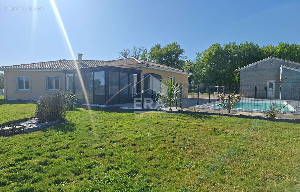 Maison à MONTPON-MENESTEROL