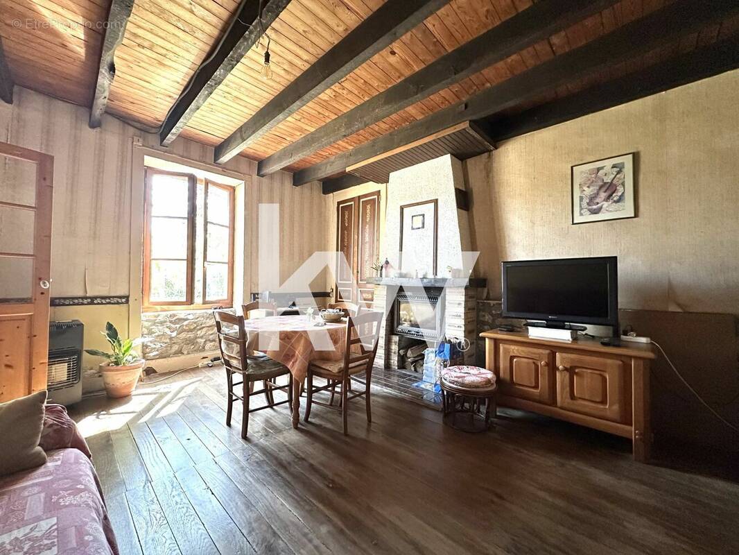 Maison à SAINT-DENIS-DES-MURS