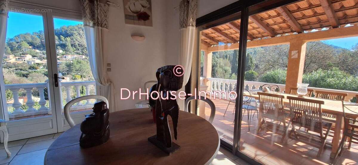 Maison à SOLLIES-TOUCAS