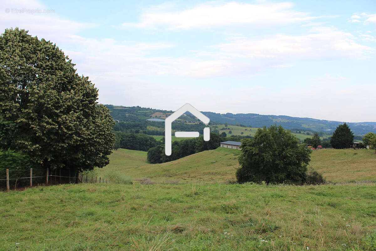 Terrain à VOUTEZAC