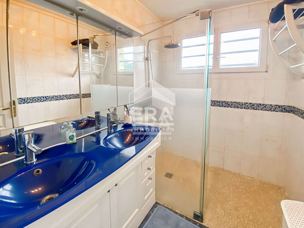 Maison à VERT-SAINT-DENIS