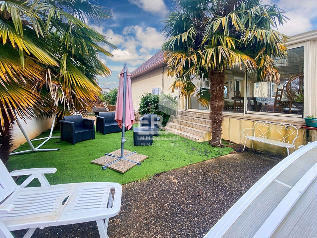 Maison à VERT-SAINT-DENIS