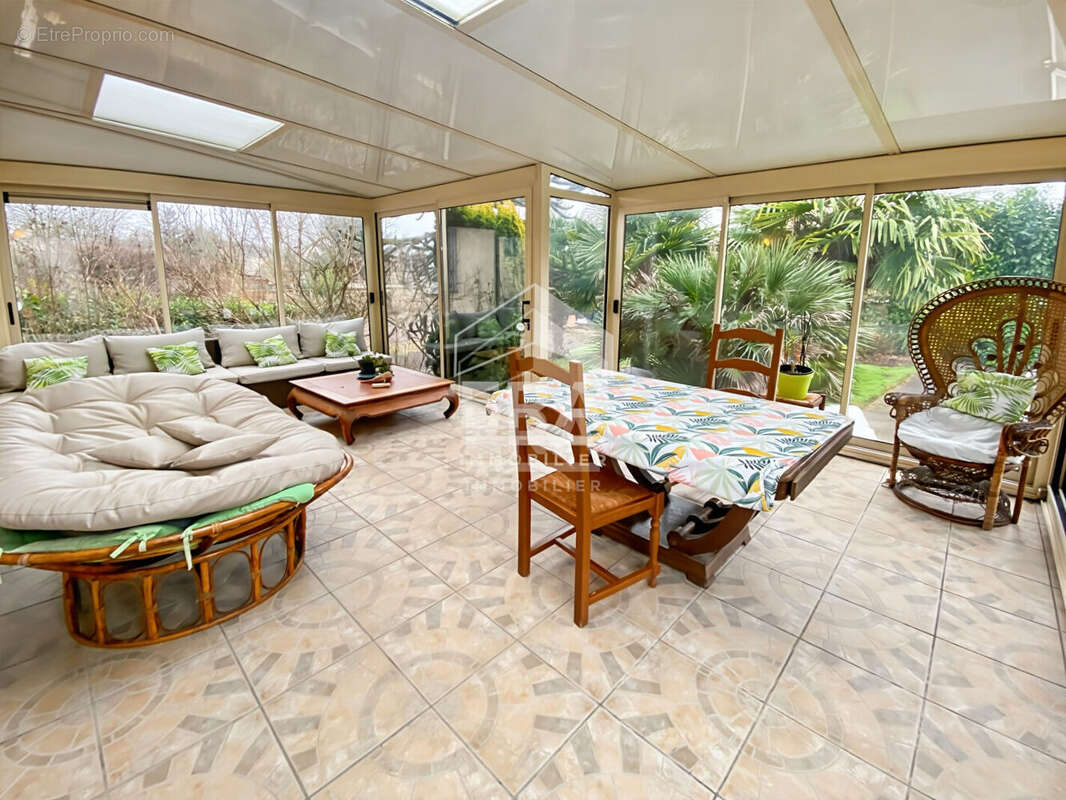 Maison à VERT-SAINT-DENIS