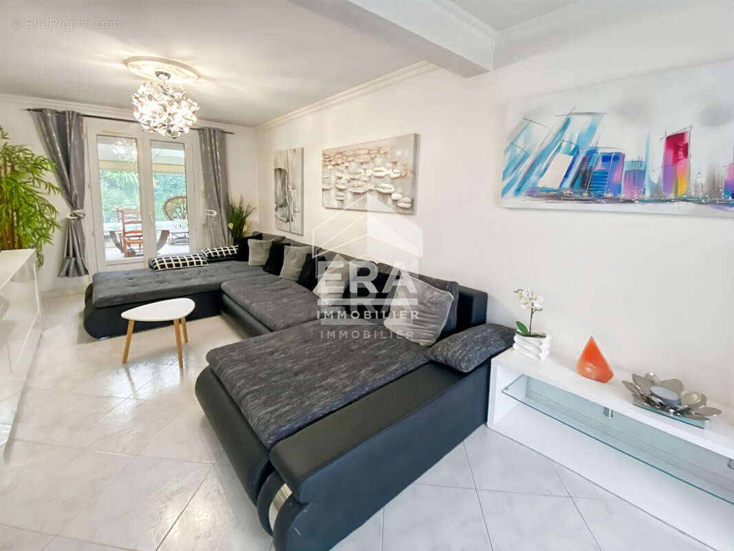 Maison à VERT-SAINT-DENIS