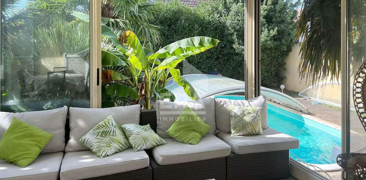 Maison à VERT-SAINT-DENIS