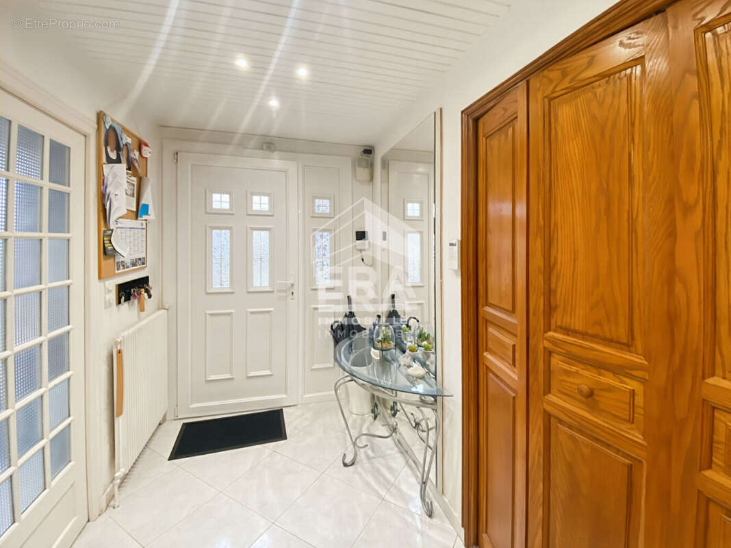 Maison à VERT-SAINT-DENIS