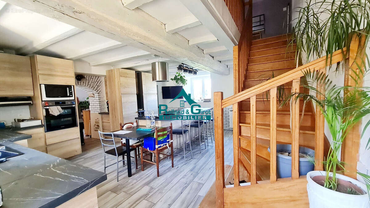 Maison à SAINT-AUBIN-DU-CORMIER