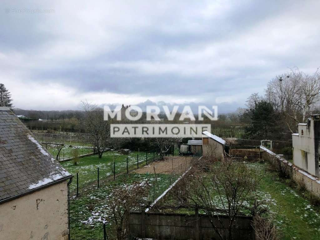 Maison à AUNAY-EN-BAZOIS