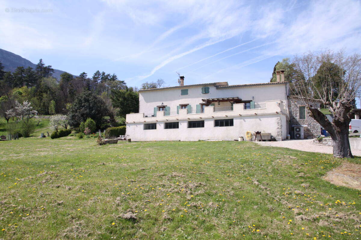 Maison à NOYERS-SUR-JABRON