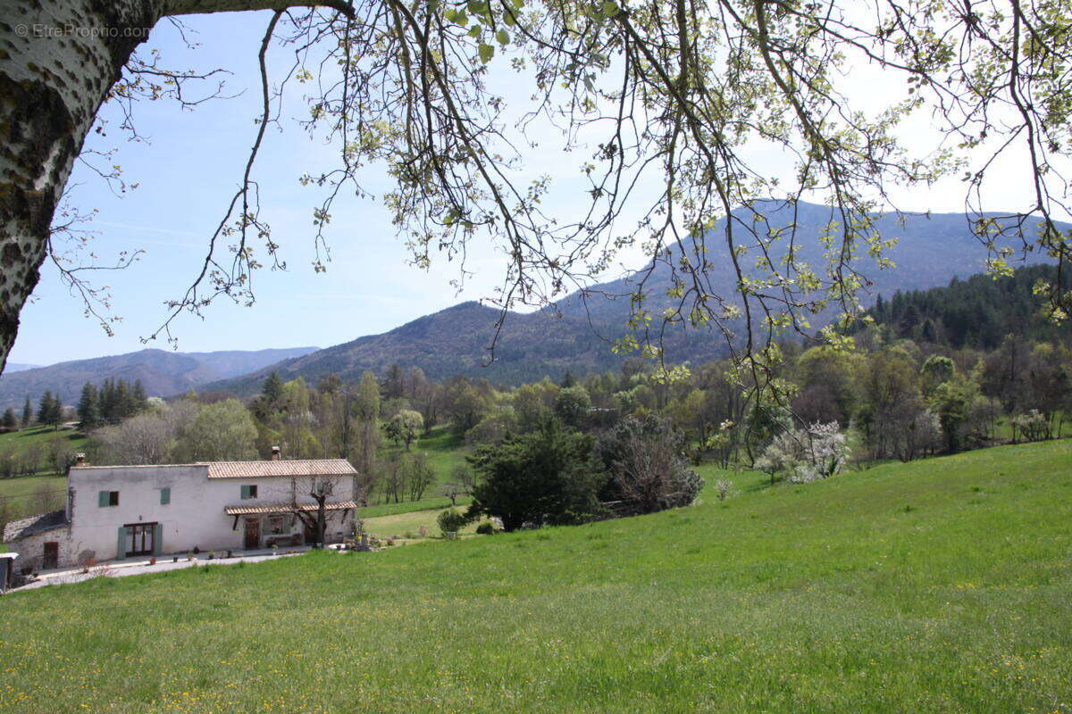 Maison à NOYERS-SUR-JABRON