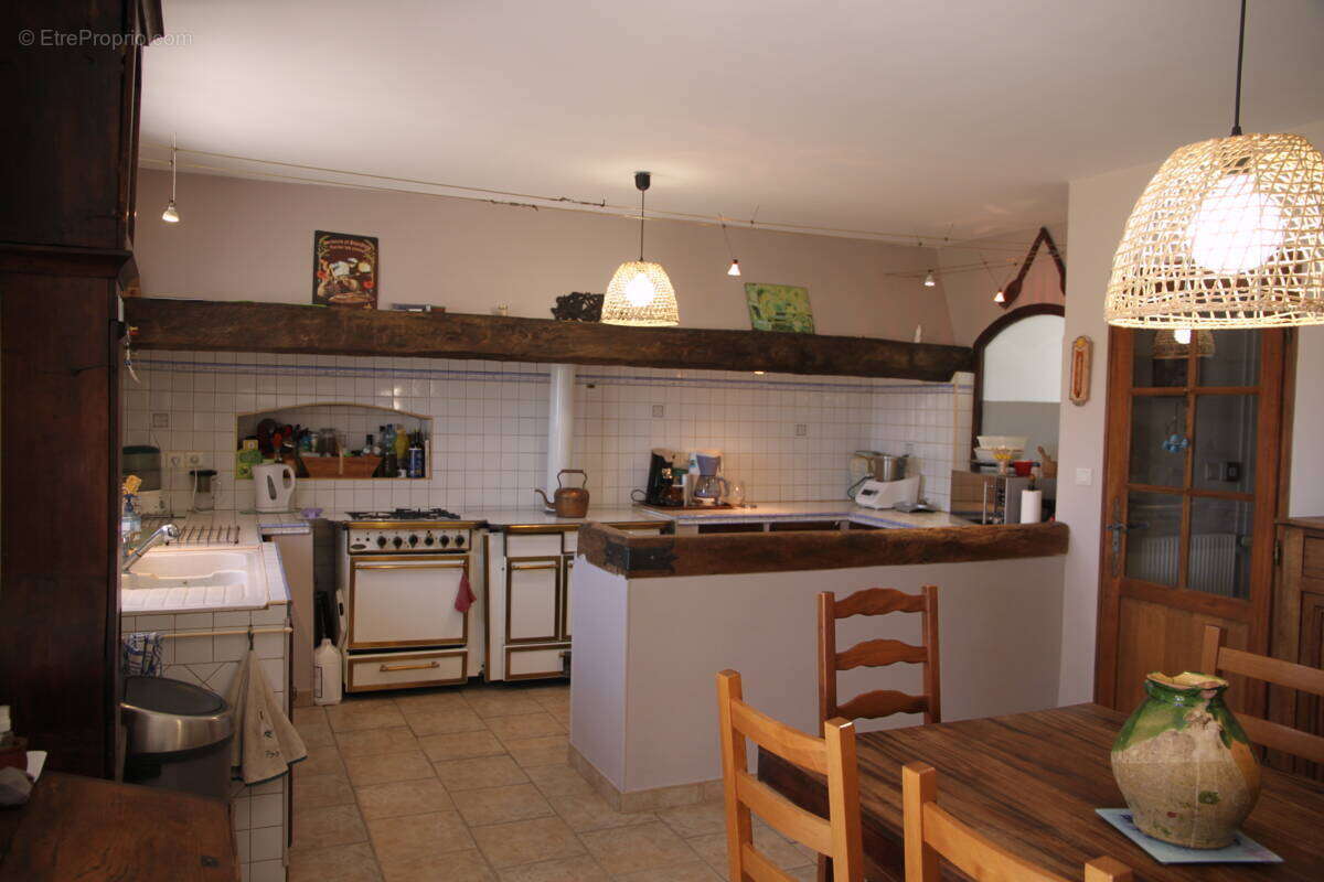 Maison à NOYERS-SUR-JABRON