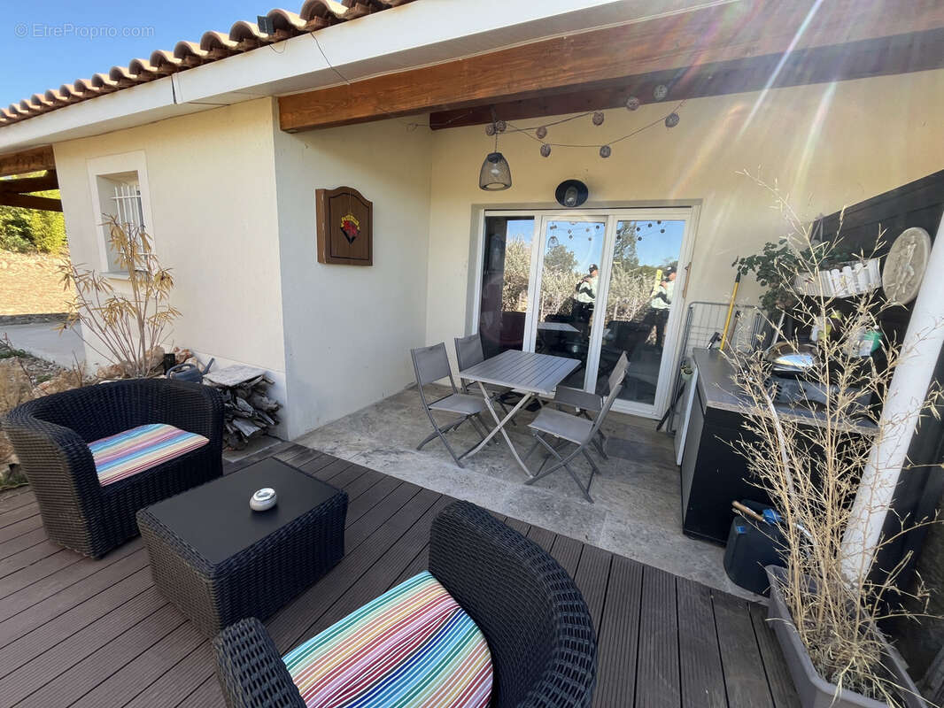 Appartement à SIGNES