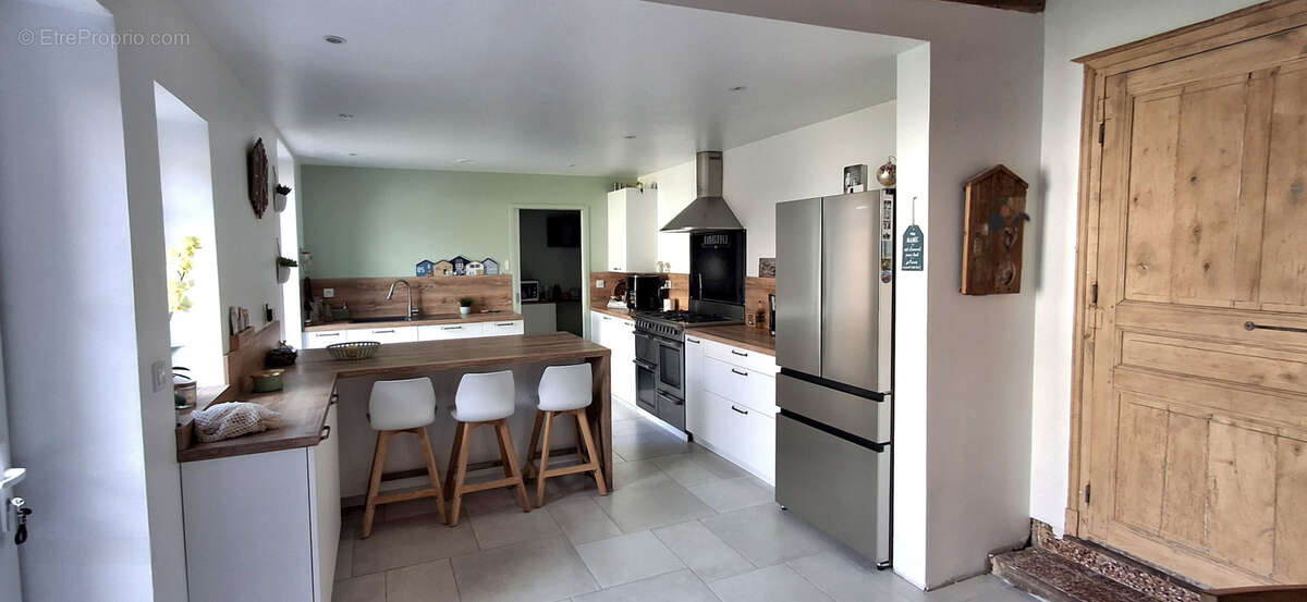 Maison à AILLANT-SUR-THOLON