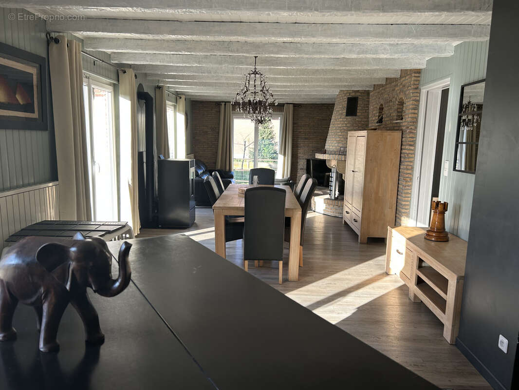 Maison à OSTRICOURT