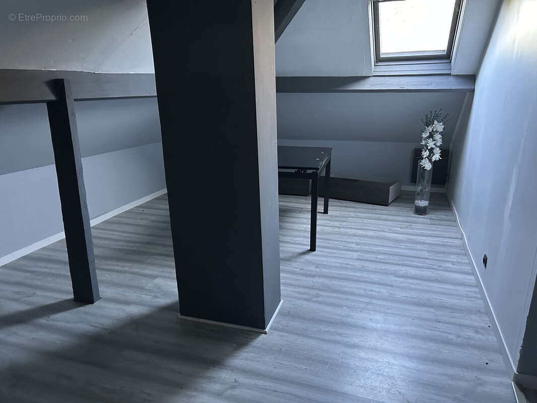 Maison à OSTRICOURT