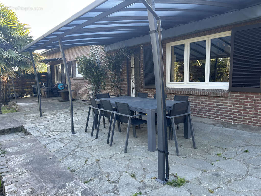 Maison à OSTRICOURT