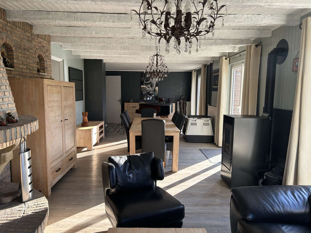 Maison à OSTRICOURT