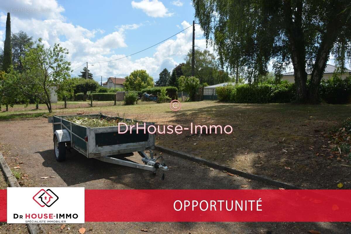 Terrain à AIXE-SUR-VIENNE