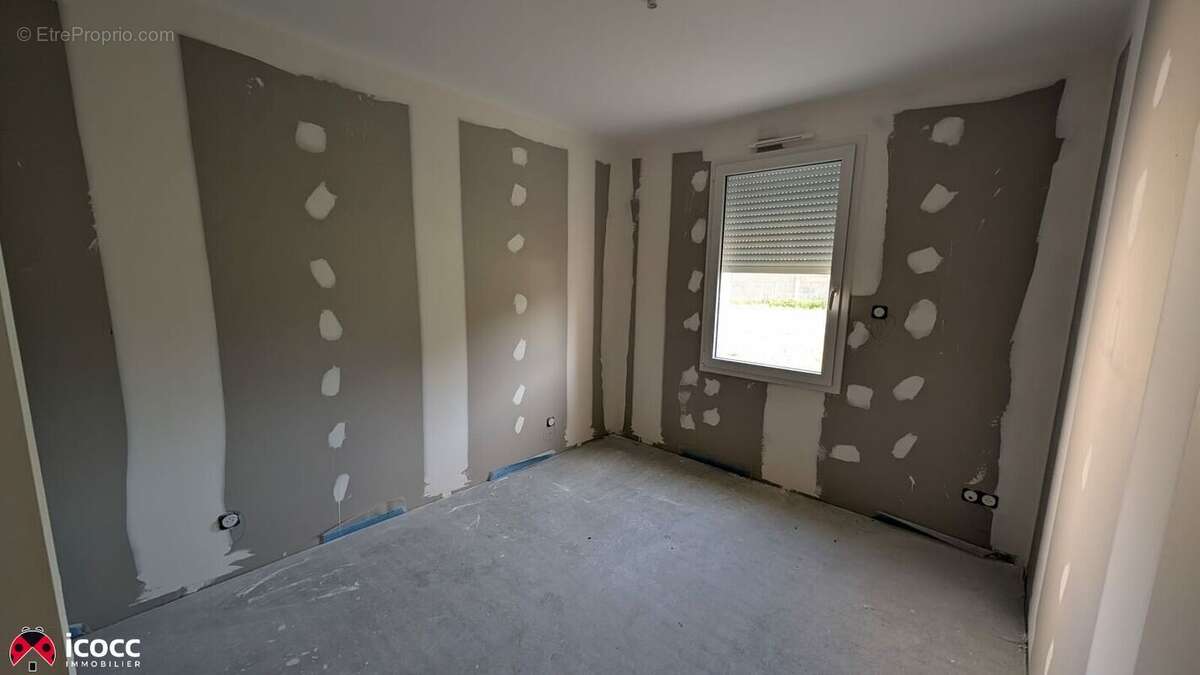 Maison à LES MAGNILS-REIGNIERS