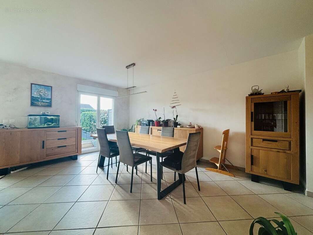 Maison à CONTAMINE-SUR-ARVE