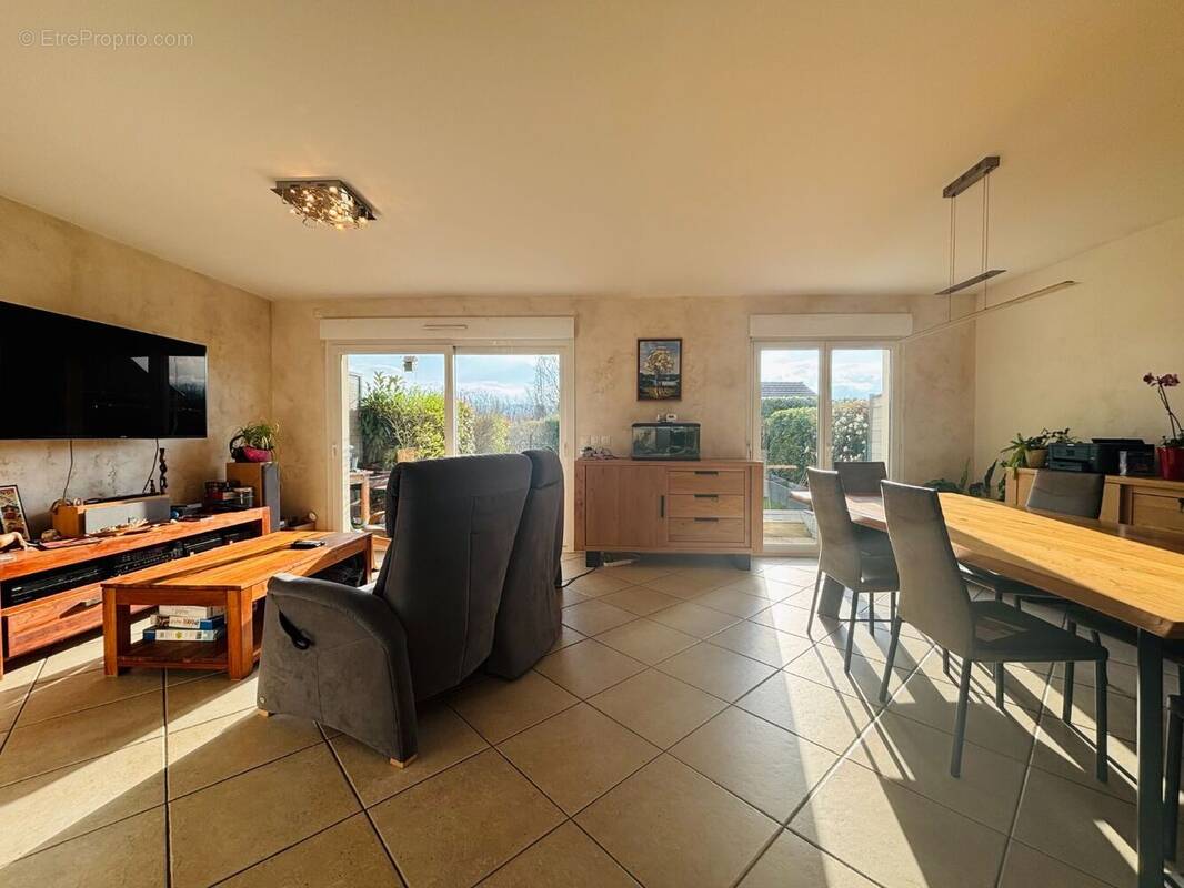 Maison à CONTAMINE-SUR-ARVE