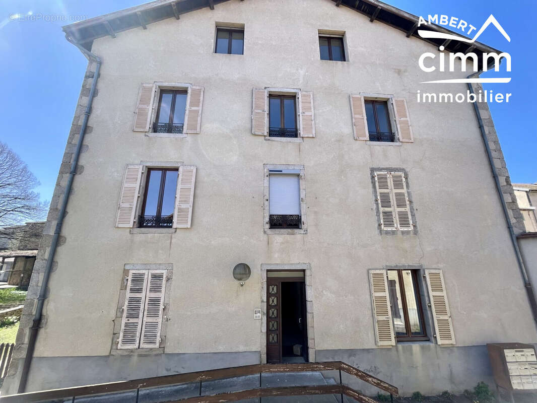 Appartement à ARLANC