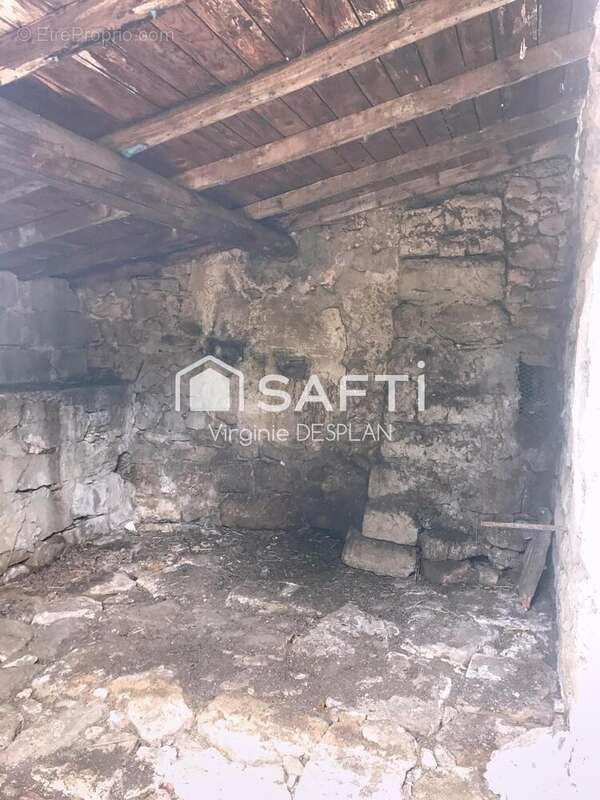 Photo 3 - Terrain à SAINT-ETIENNE-DE-GOURGAS