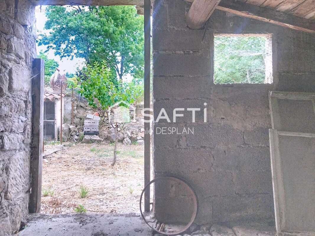 Photo 4 - Terrain à SAINT-ETIENNE-DE-GOURGAS