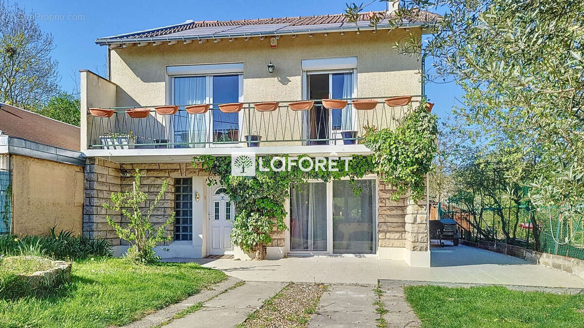 Maison à MONTMORENCY