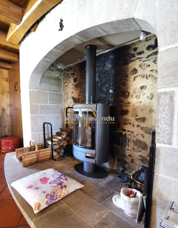 Maison à ARPAJON-SUR-CERE