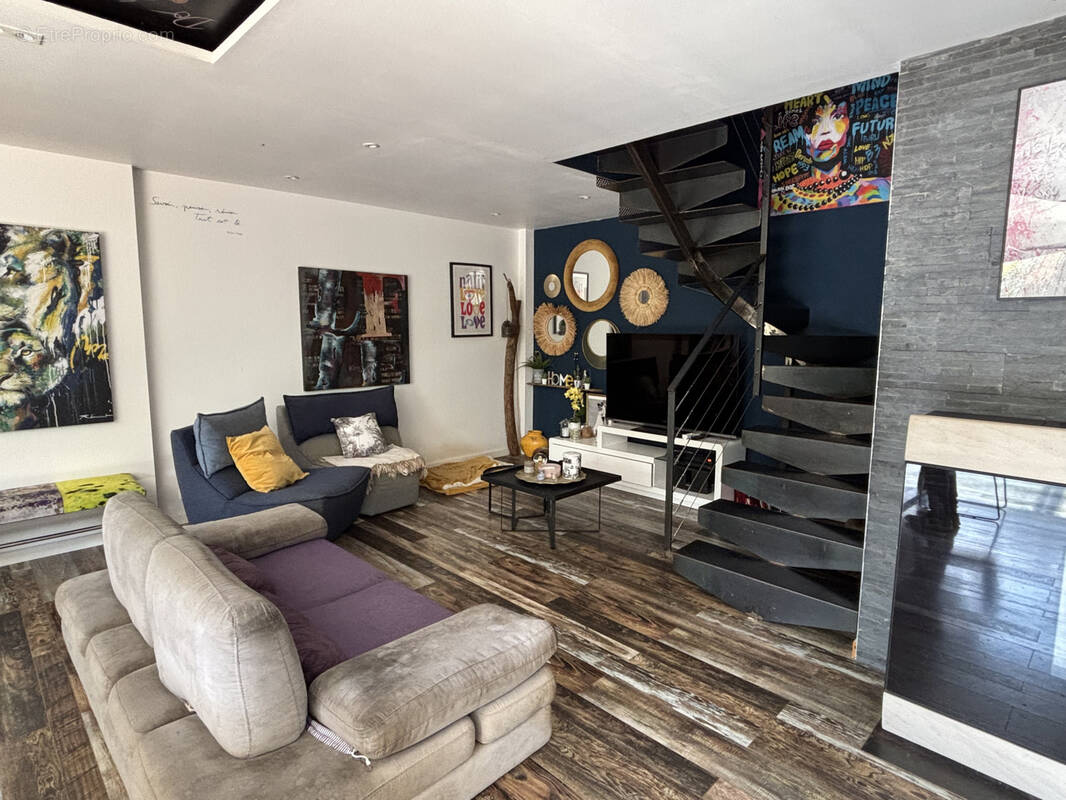 Maison à LA VALETTE-DU-VAR