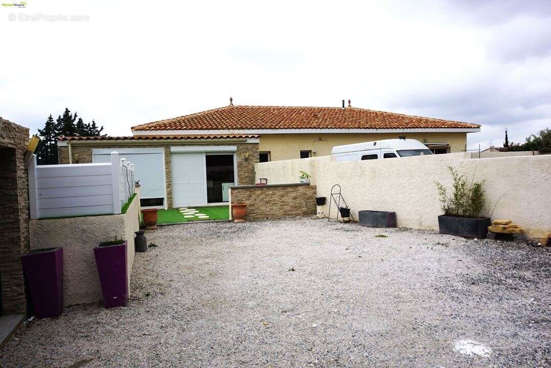 Appartement à ROQUEFORT-DES-CORBIERES