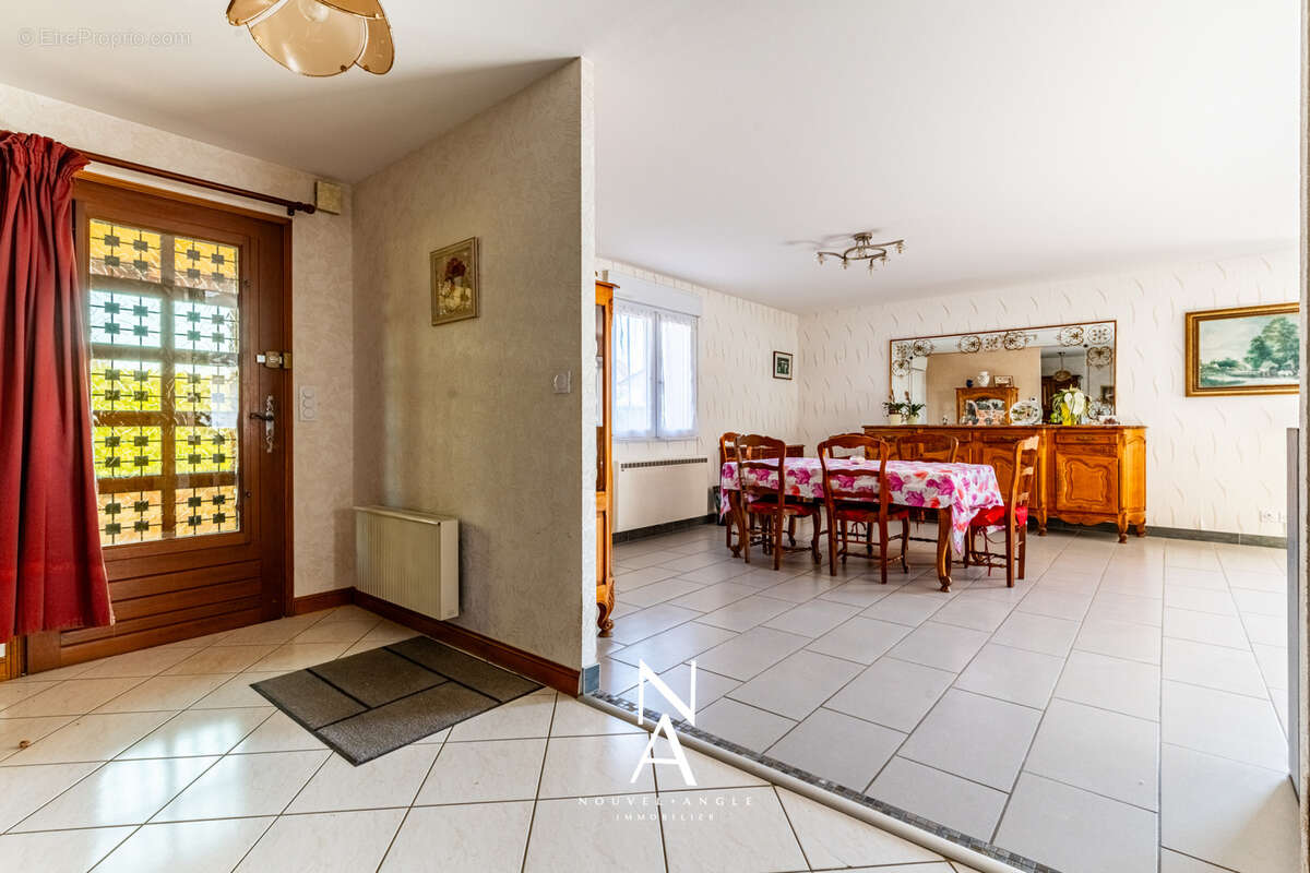 Maison à VAROIS-ET-CHAIGNOT