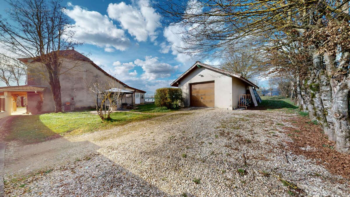 Maison à BOUVESSE-QUIRIEU