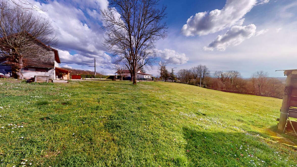 Maison à BOUVESSE-QUIRIEU