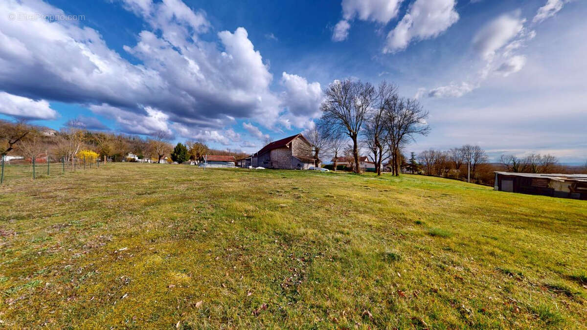 Maison à BOUVESSE-QUIRIEU